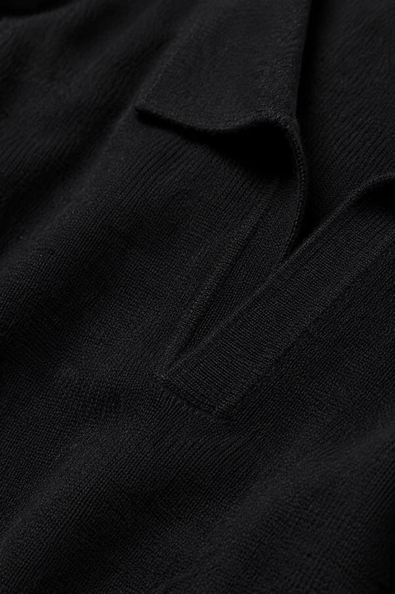 Classic Buttonless Polo – Black