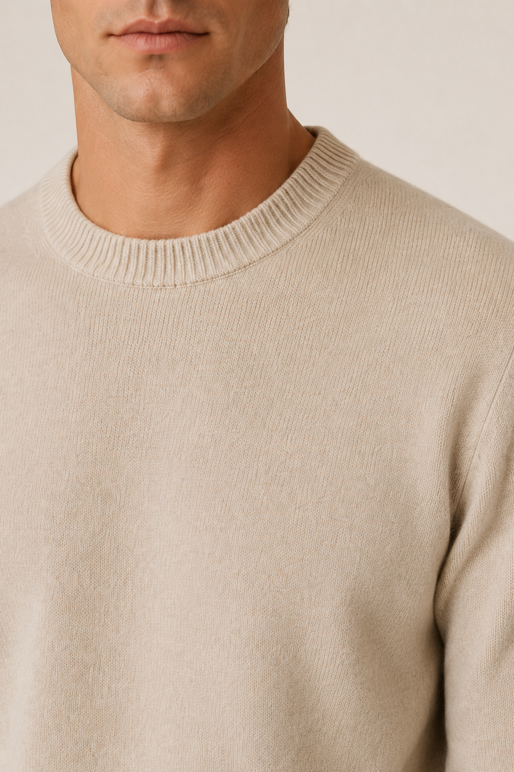 Feiner Wollpullover mit Rundhalsausschnitt in Beige