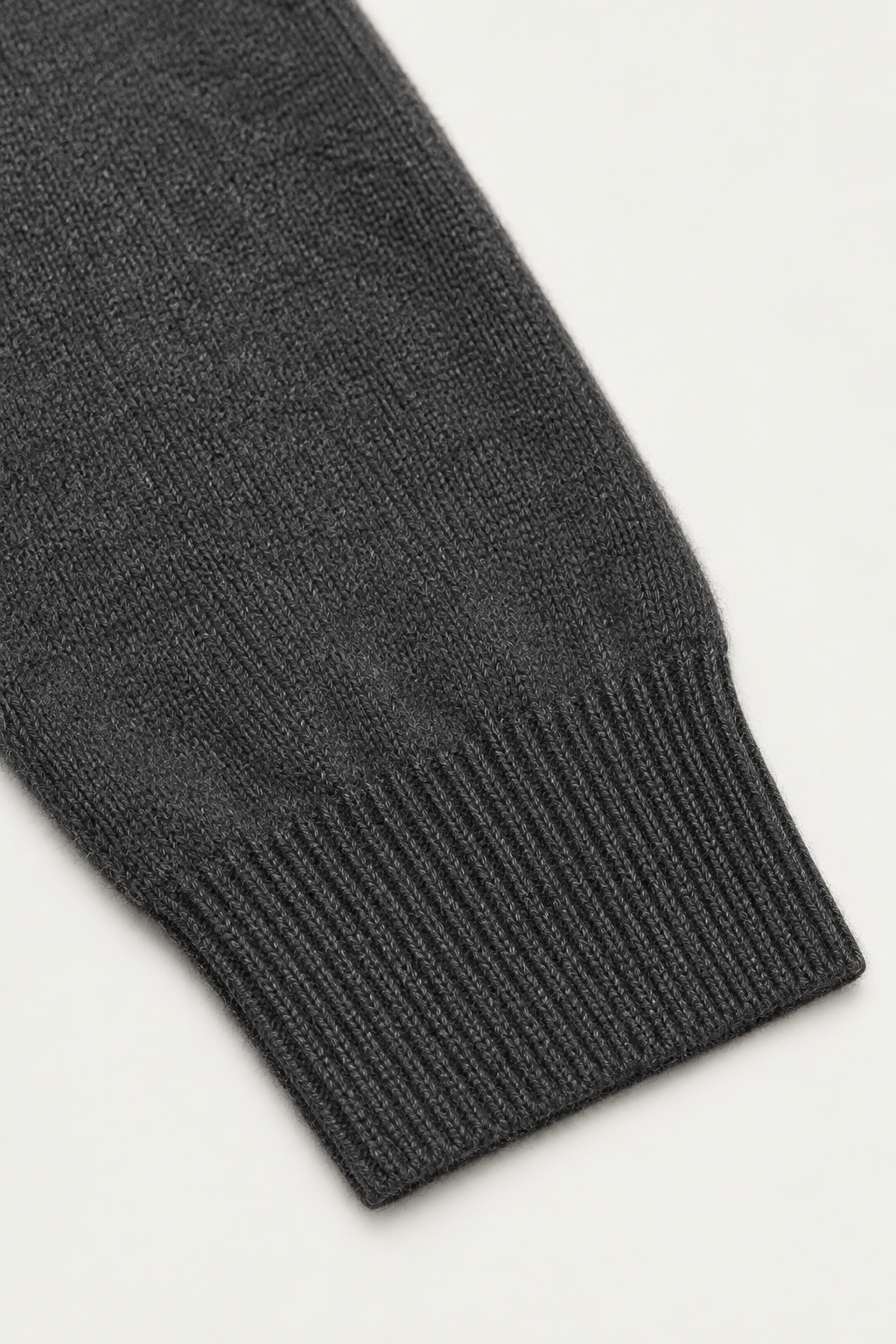 Seravio Quarter-Zip Dark Grey